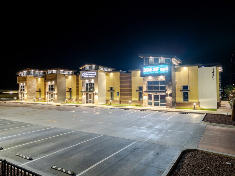 More Photos Of 1446 W Pico Ave, El Centro Medical For Lease