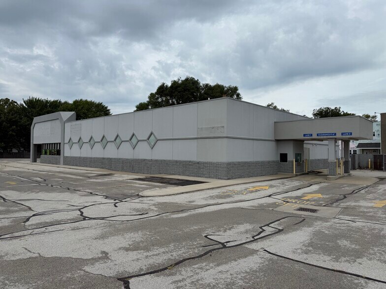 More Photos Of 306 W Water St, Oak Harbor Drugstore For Lease