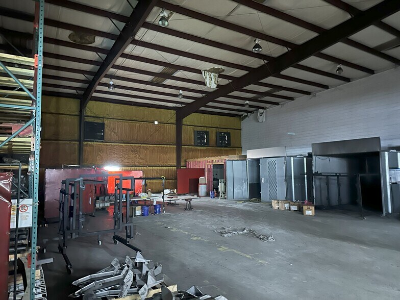 More Photos Of 10609 N Dual Dr, Baton Rouge Storefront For Sale