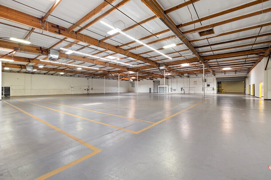 More Photos Of 21329 Nordhoff St, Chatsworth Distribution For Lease