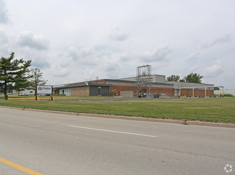 More Photos Of 47 Morton Av E, Brantford Warehouse For Lease