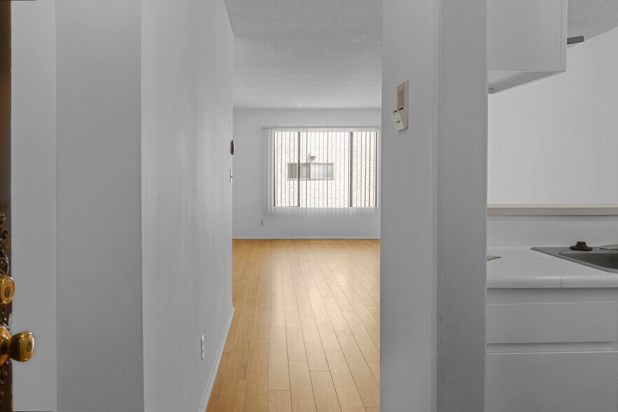 More Photos Of 3346 S Canfield Ave, Los Angeles Apartments For Sale