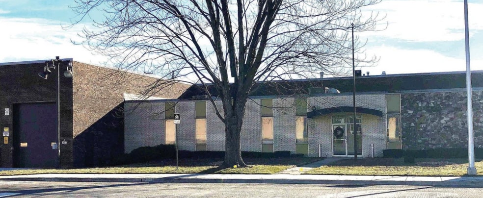 Primary Photo Of 2150 Parkes Dr, Broadview Warehouse For Sale