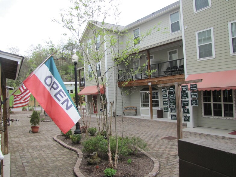 More Photos Of 849 Glades Rd, Gatlinburg Specialty For Sale