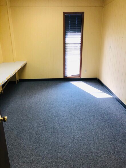 More Photos Of 1231 Perry Hill Rd, Montgomery Storefront Retail Office For Lease