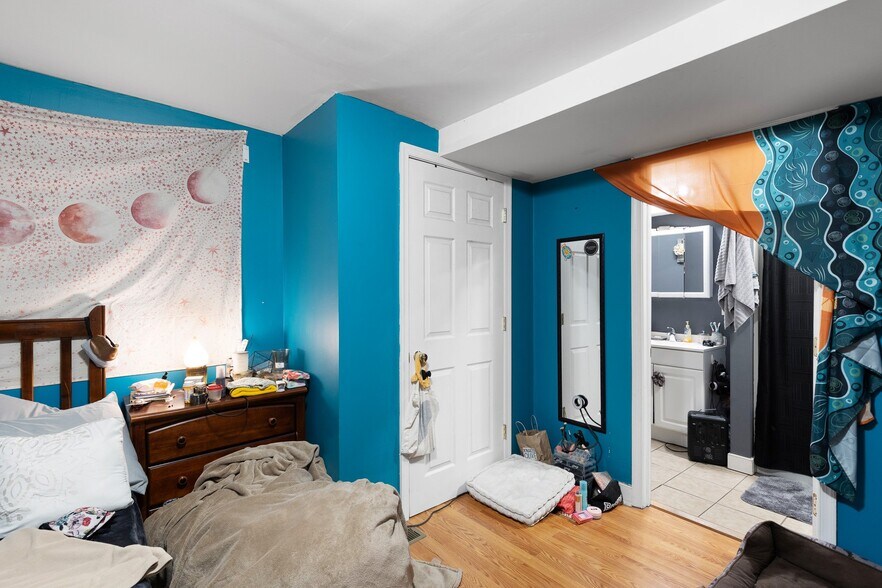 More Photos Of 125 W State St, Kennett Square Apartments For Sale