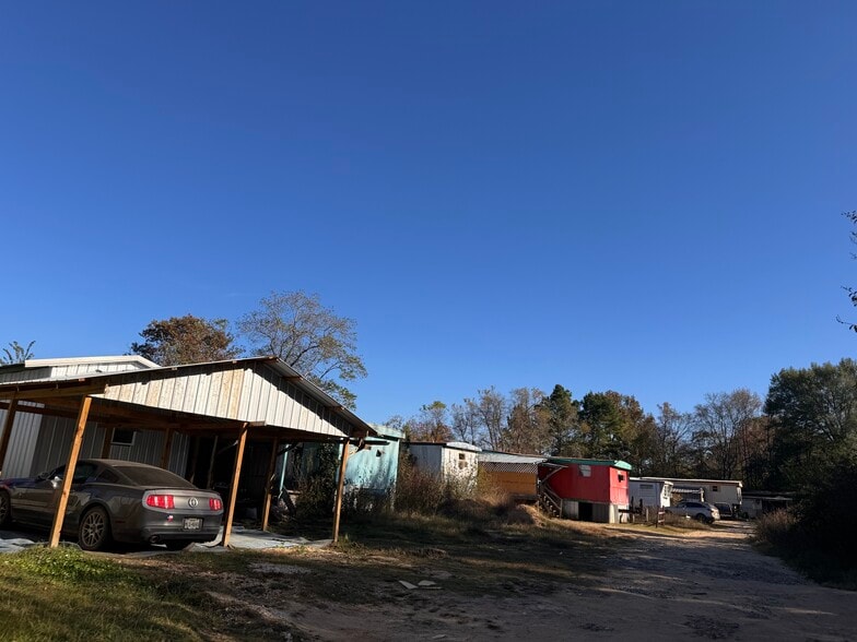 More Photos Of 1314 Shelbyville St, Center Manufactured Housing Mobile Home Park For Sale