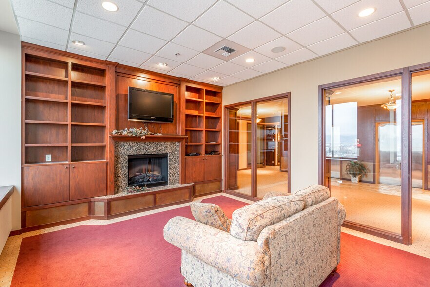 More Photos Of 402 E Yakima Ave, Yakima Unknown For Lease