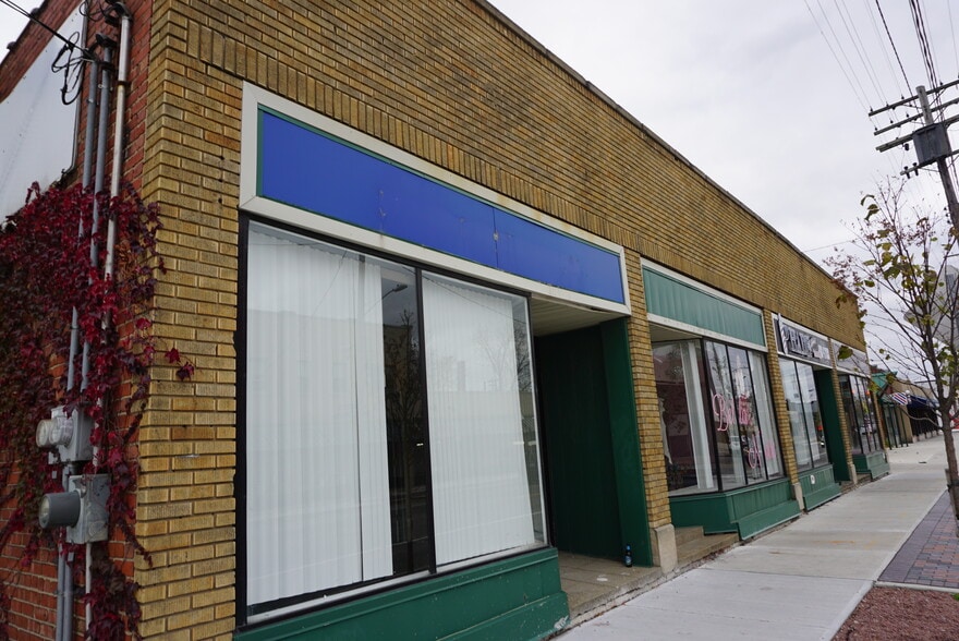 More Photos Of 673-685 E 185th St, Cleveland Storefront Retail Office For Sale