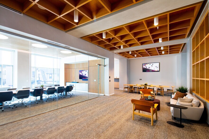 More Photos Of 2 Bethesda Metro Ctr, Bethesda Office For Lease