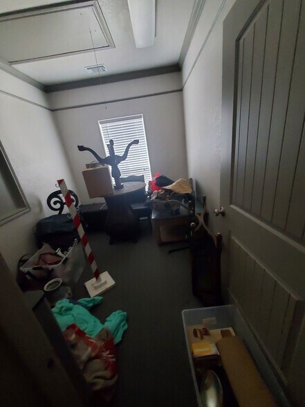 More Photos Of 1700 FM 517 Rd E, Dickinson Loft Creative Space For Lease