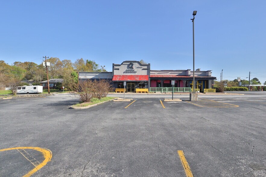 More Photos Of 2643 Manchester Expy, Columbus Restaurant For Lease