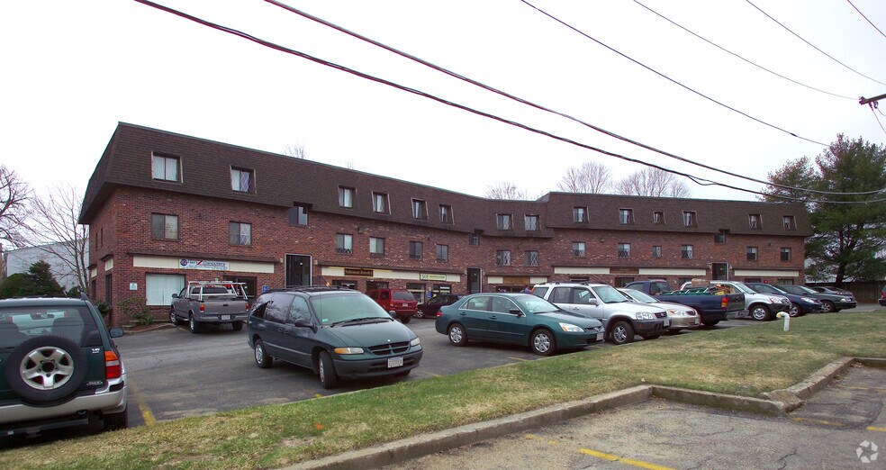 More Photos Of 61-75 Pond St, Sharon Office For Lease