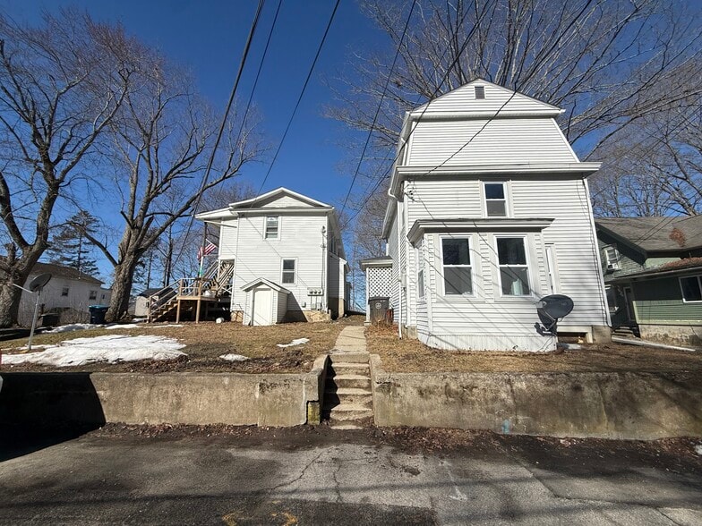 More Photos Of 2 Lyon St, Putnam Apartments For Sale