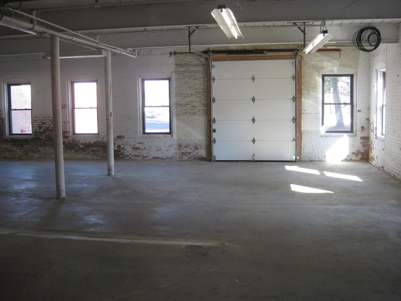 More Photos Of 5-40 Glen Rd, Manchester Warehouse For Lease