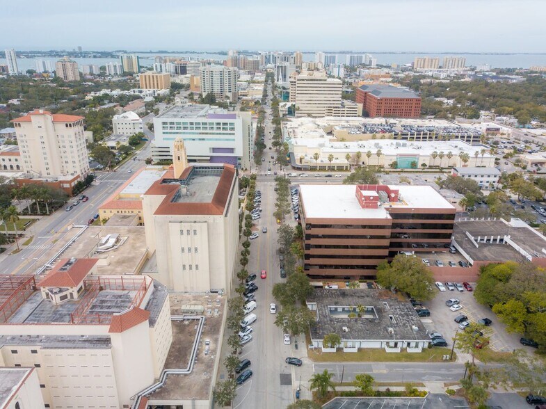 More Photos Of 2033 Main St, Sarasota Office For Lease
