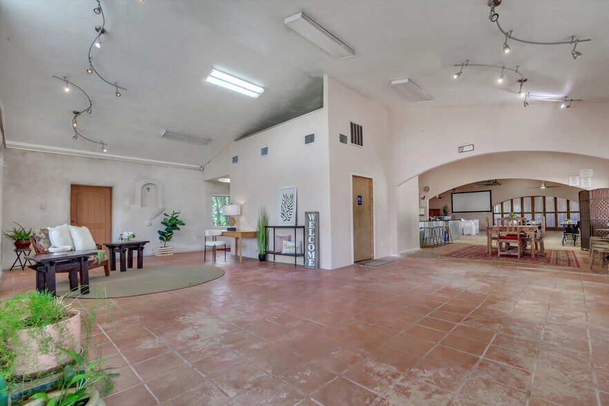 More Photos Of 4002 E Highway 290, Dripping Springs Freestanding For Sale