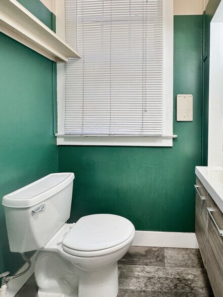 More Photos Of 2140 S El Camino Real, San Mateo Storefront Retail Residential For Lease