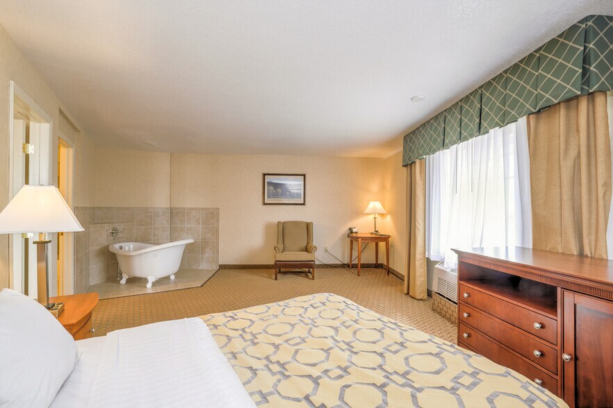 More Photos Of 14378 US 34, Fort Morgan Hotel For Sale