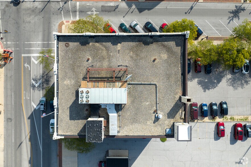 More Photos Of 205 W Market St, Lima Office For Sale