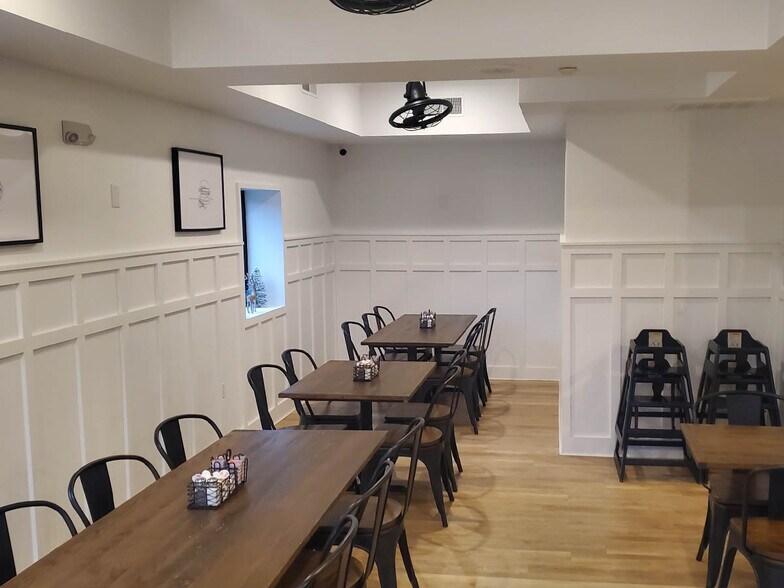 More Photos Of 4345 W Market St, York Restaurant For Sale