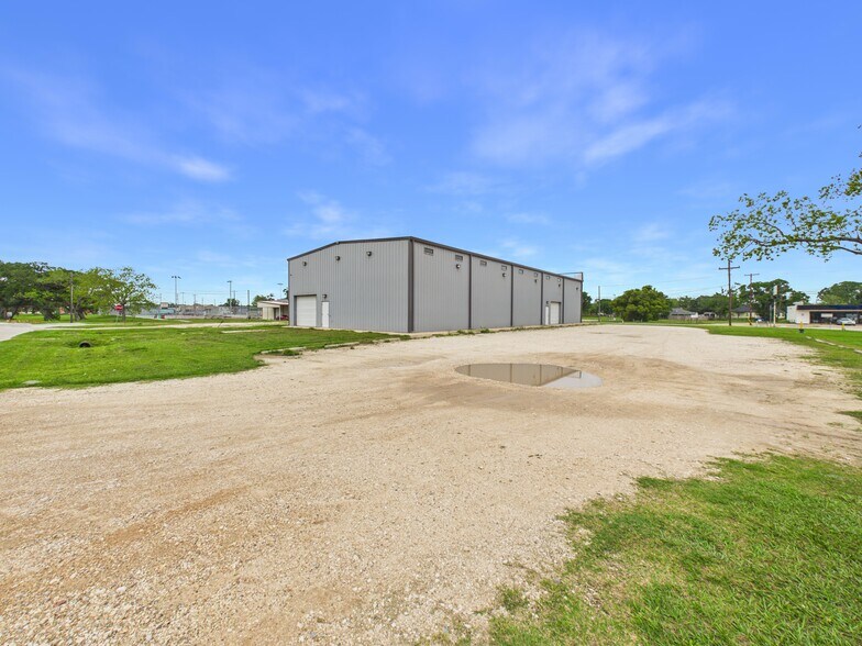 More Photos Of 431 S 17th St, West Columbia Warehouse For Sale