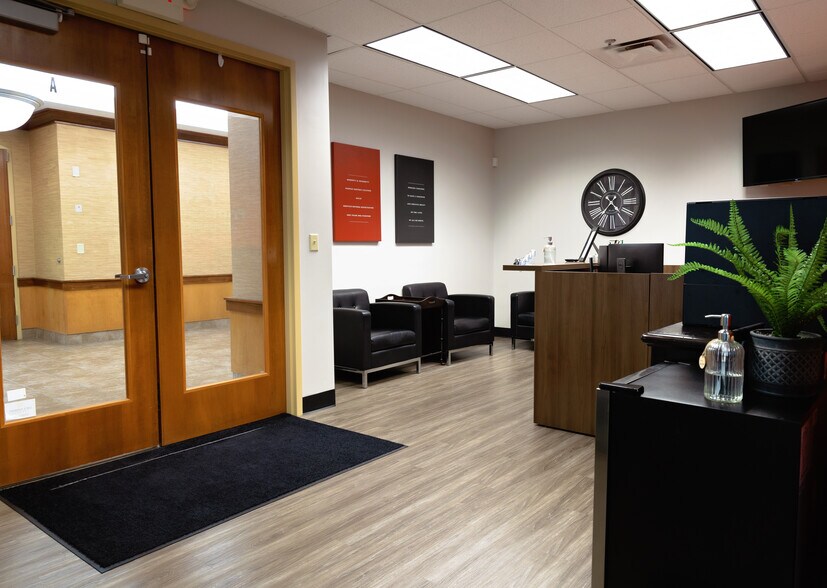 More Photos Of 3540 NE Ralph Powell Rd, Lee's Summit Office For Lease