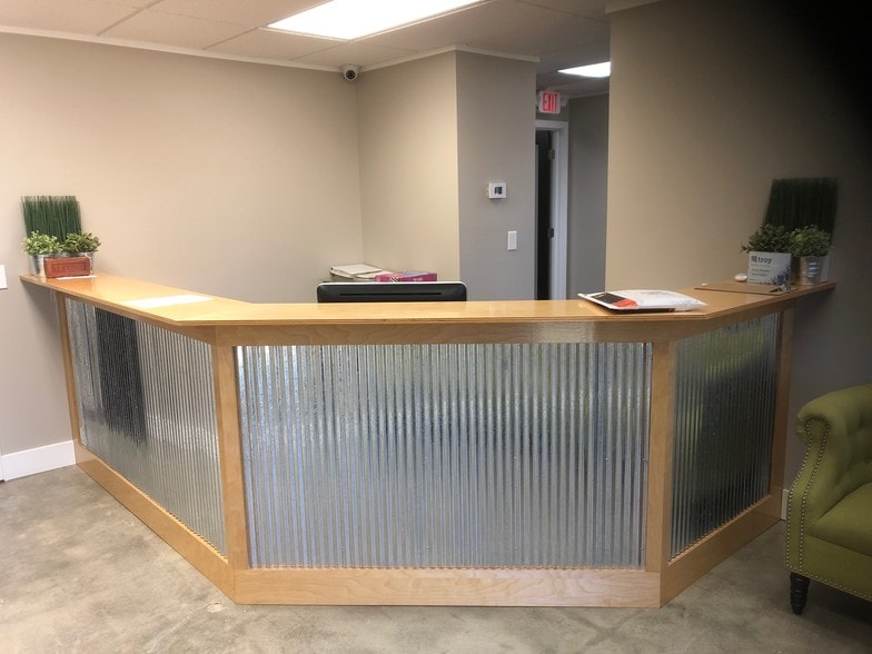 More Photos Of 2325 Alger Dr, Troy Warehouse For Lease