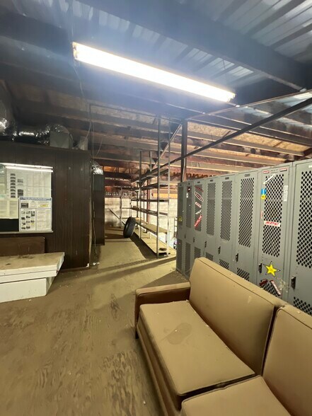 More Photos Of 1040 High St, Atwater Auto Repair For Lease