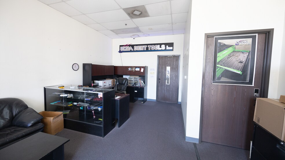 More Photos Of 555 N Main St, Riverside Manufacturing For Sale