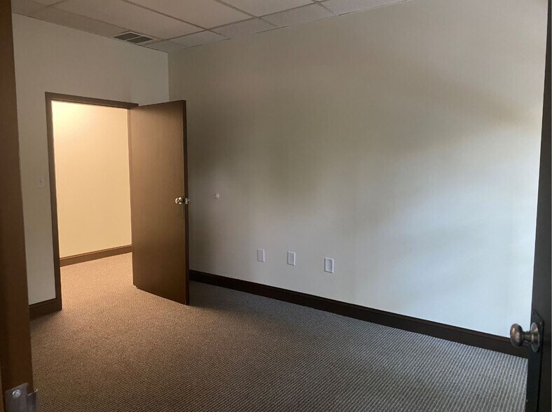 More Photos Of 310 Dick St, Fayetteville Office For Lease