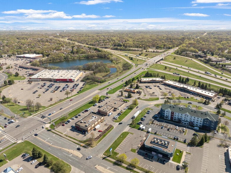 More Photos Of 1988 Rahncliff Ct, Eagan Service Station For Sale