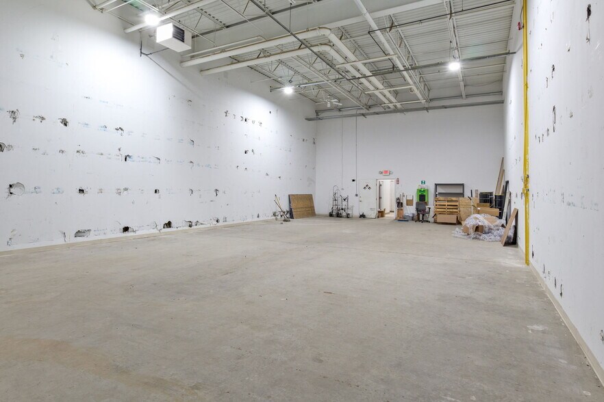 More Photos Of 37 Ramland Rd, Orangeburg Office For Lease