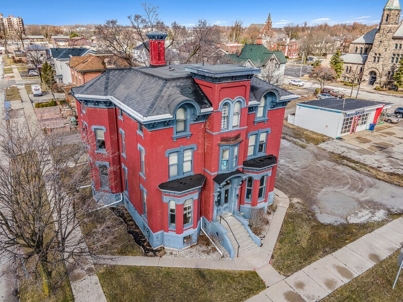 More Photos Of 701 Center Ave, Bay City Apartments For Sale