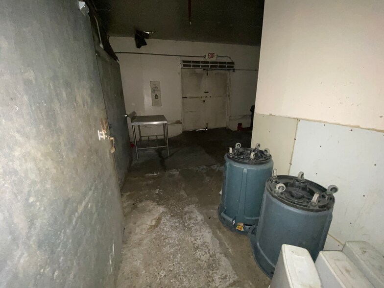 More Photos Of 202 Pine st, Pink Hill Flex For Sale