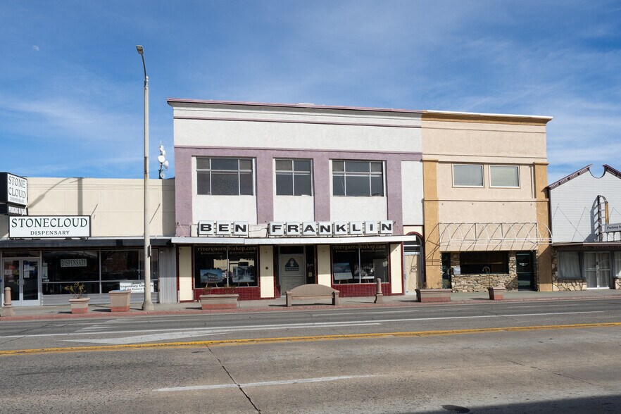 More Photos Of 162 N Main St, Bishop General Retail For Sale