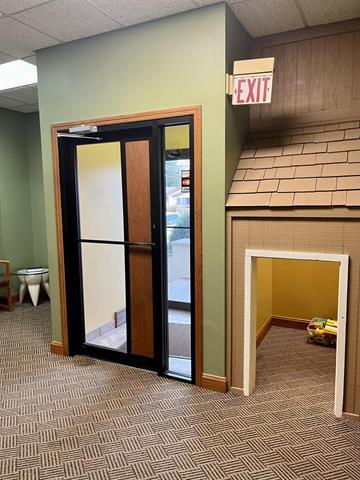 More Photos Of 6400 E Pea Ridge Rd, Huntington Medical For Lease