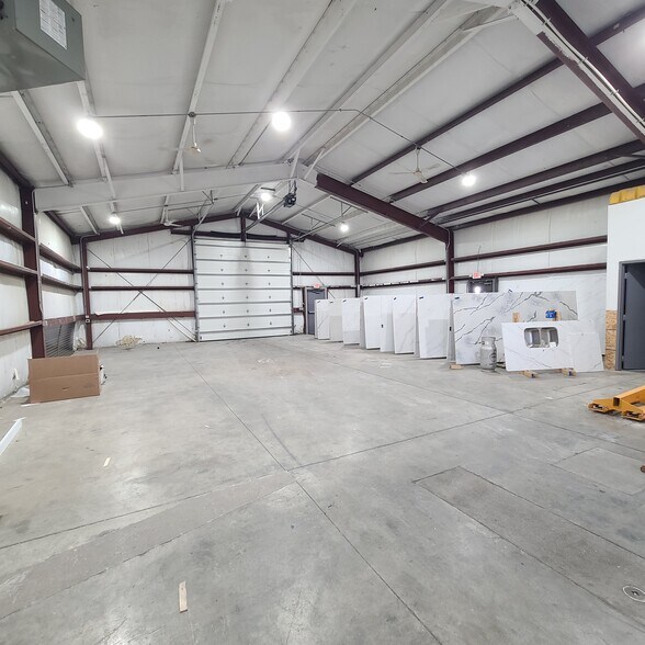 More Photos Of 6125 Cross Creek Blvd, Fort Wayne Warehouse For Lease