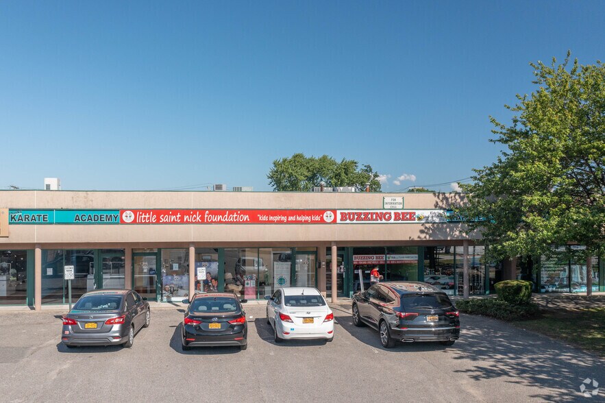 More Photos Of 131 Main St, East Rockaway Storefront Retail Office For Lease
