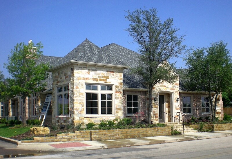 More Photos Of 1801-1805 Hinkle Dr, Denton Medical For Lease
