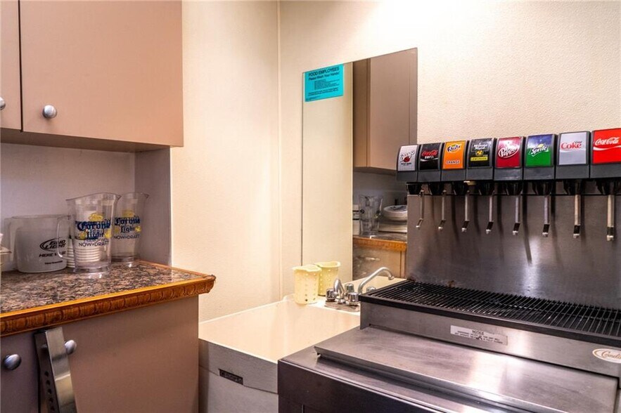 More Photos Of 10 Market St, Pittsburgh Restaurant For Sale