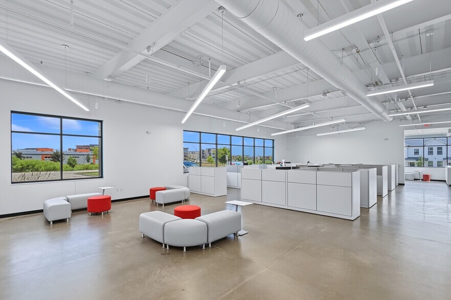 More Photos Of 1808 SW Magazine Rd, Ankeny Office For Sale