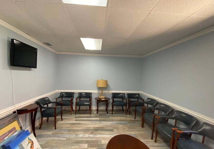 More Photos Of 6449 38th Ave, Saint Petersburg Medical For Lease