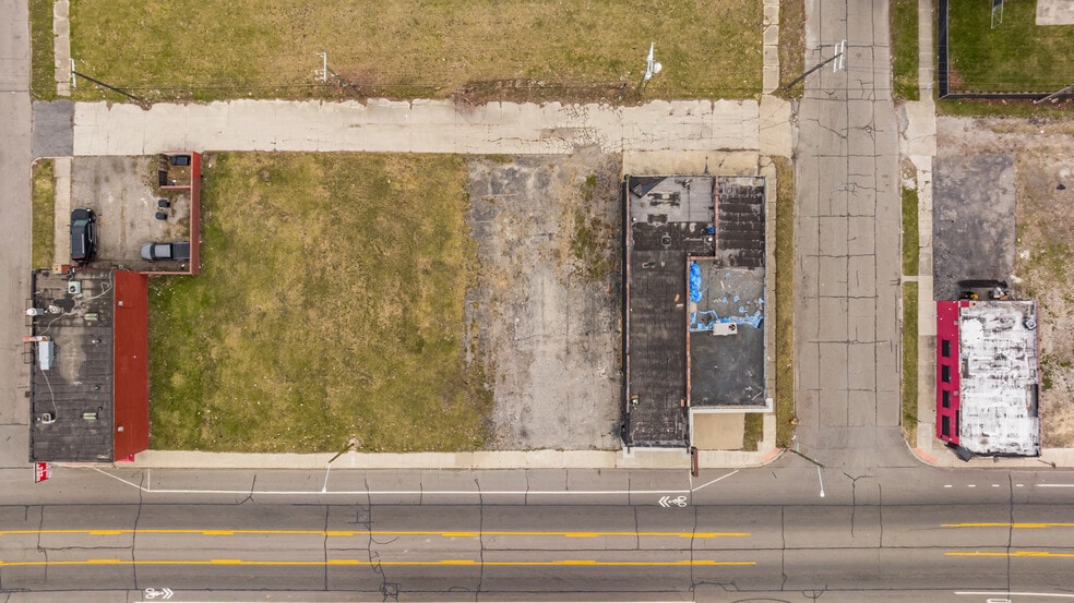 More Photos Of 14700 W Chicago St, Detroit Freestanding For Sale