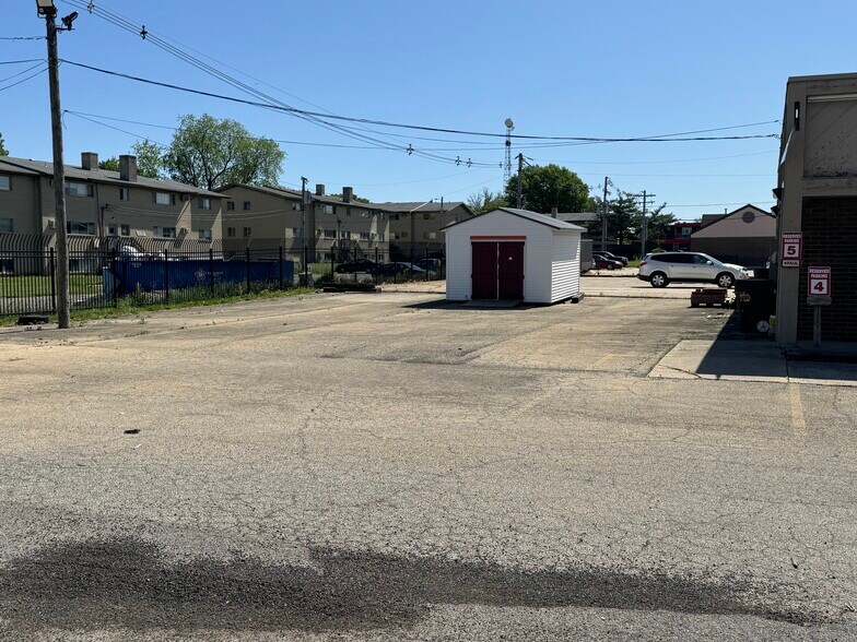 More Photos Of 2206 W Springfield Ave, Champaign General Retail For Sale