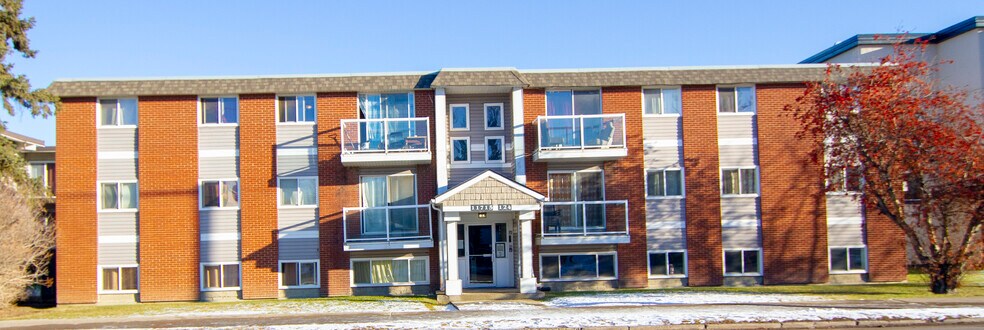 More Photos Of 11715 124th St NW, Edmonton Apartments For Sale