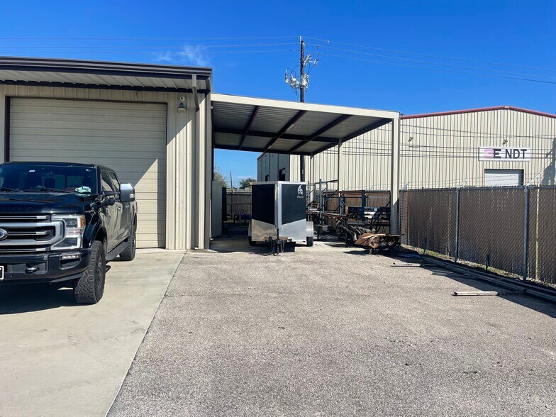 More Photos Of 332 Hwy 146 N, La Porte Warehouse For Lease