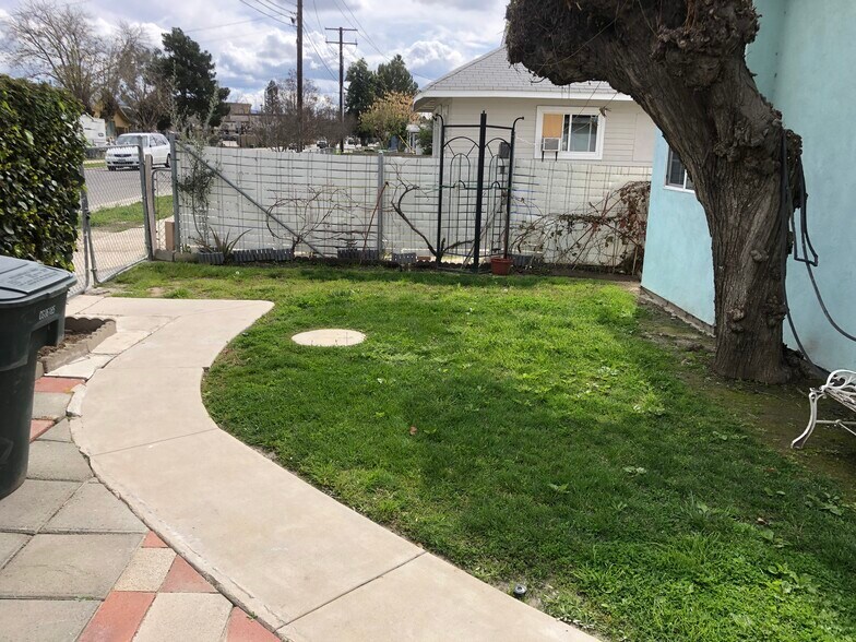 More Photos Of 264 E 2nd St, San Jacinto Assisted Living For Sale