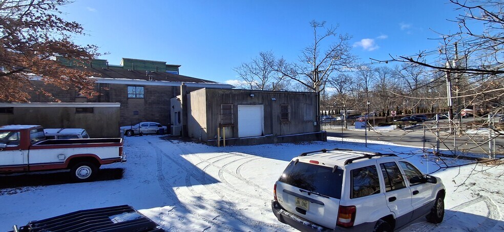 More Photos Of 1252 South Ave, Plainfield Freestanding For Lease