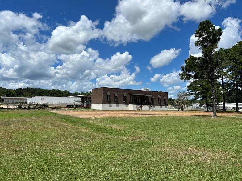 Primary Photo Of 400 Childre Rd, Pearl Truck Terminal For Lease